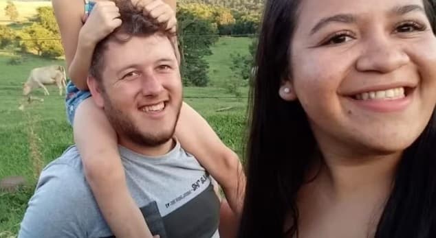 Família morre ao cair em riacho com caminhão em SC