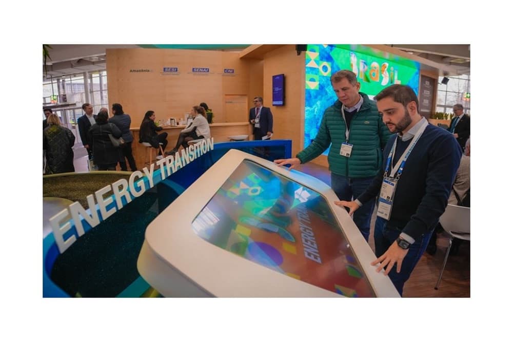 O vice-governador Gabriel Souza e o secretário Ernani Polo, visitam feira de Hannover na Alemanha