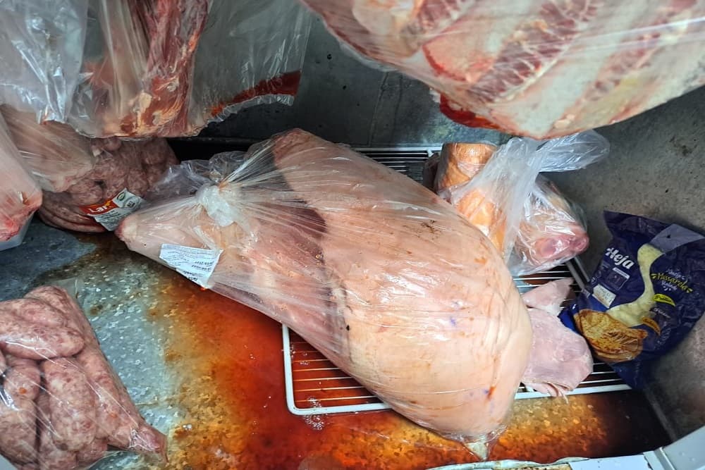 Alimentos impróprios para o consumo são encontrados em mercados de Santo Augusto