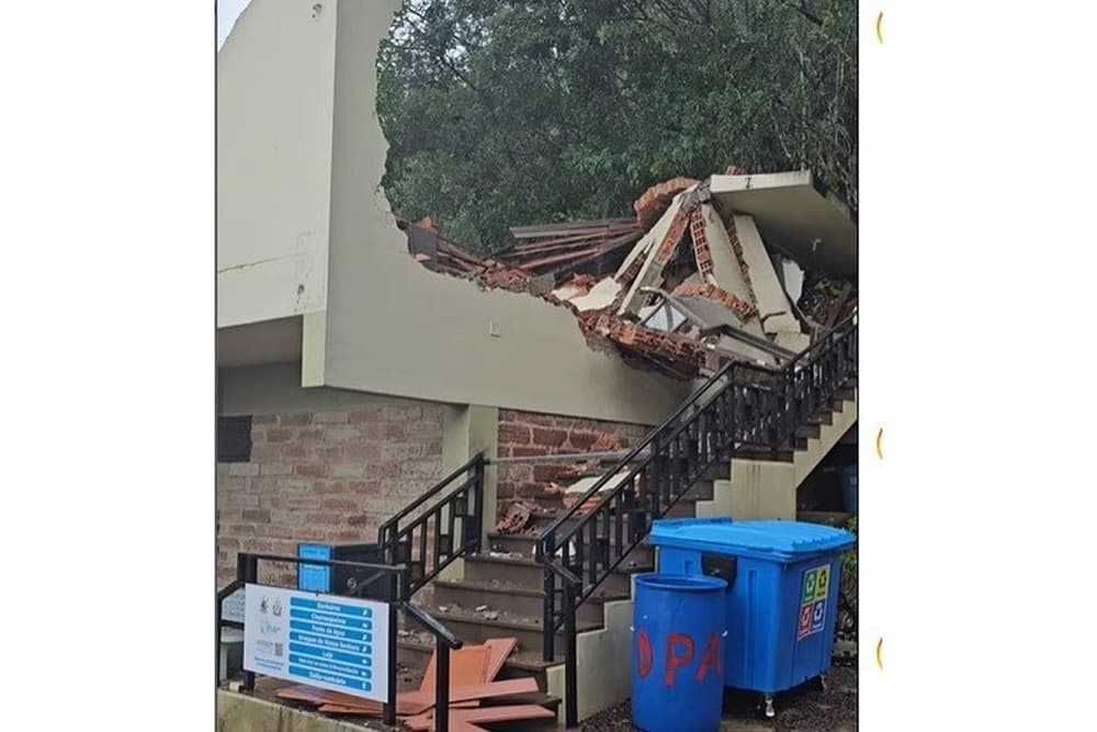 Santuário desaba após deslizamento de terra em Dom Pedro de Alcântara