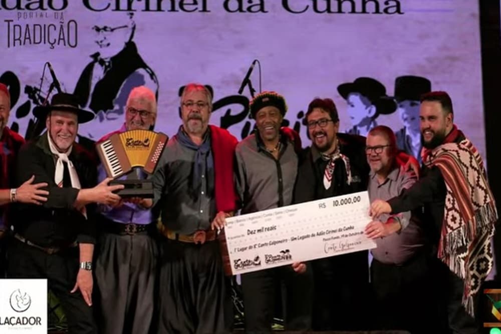 Nilton Ferreira fatura o festival Canto Galponeiro de Passo Fundo com música de Nenito Sarturi