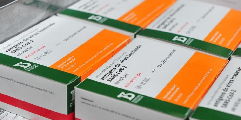 RS confirma chegada de lotes das vacinas Coronavac, AstraZeneca e Pfizer nesta terça