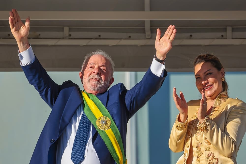 Posse de Lula é marcada por defesa da democracia, conciliação nacional e combate à desigualdade