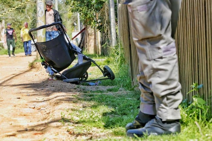 Bebê de seis meses morre atingido por máquina da prefeitura de Viamão