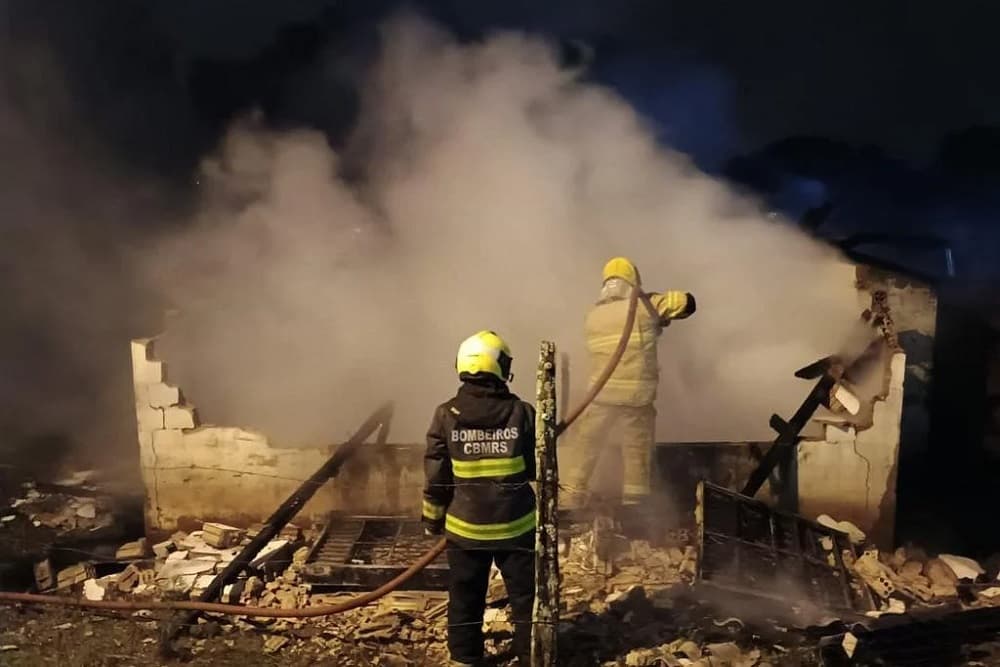 Morador fica ferido durante incêndio em Palmeira das Missões