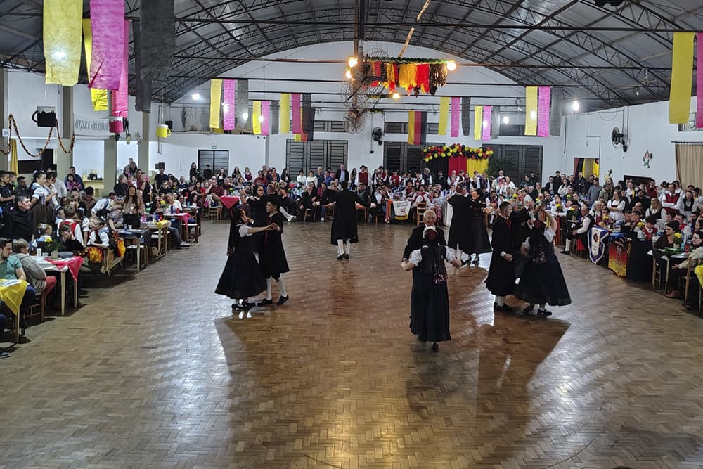 Centro Cultural 25 de Julho celebrou 25 anos com grande festa em São Martinho