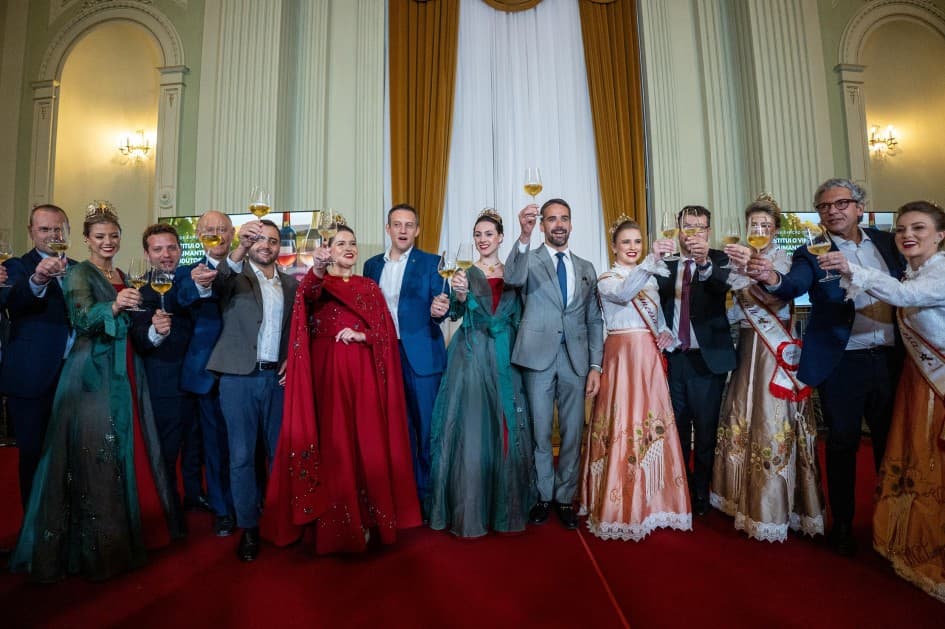 Leite sanciona lei que institui vinho e espumante como símbolos do Rio Grande do Sul