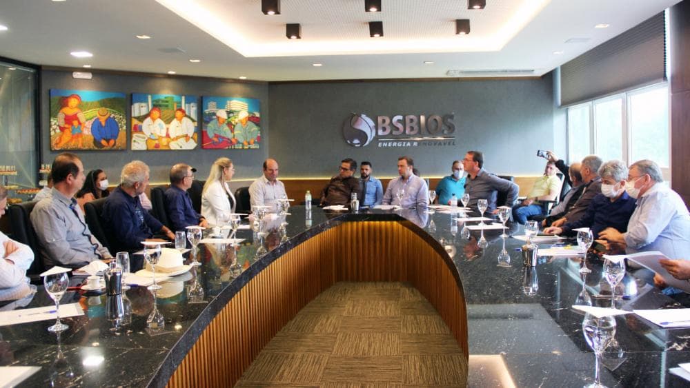 Prefeitos da AMUCELEIRO se reúnem com Presidente da BSBIOS, em Passo Fundo/RS