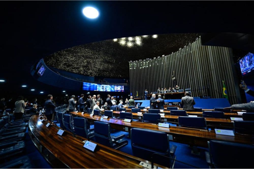 Senado aprova isenção de Imposto de Renda para quem ganha até dois salários mínimos