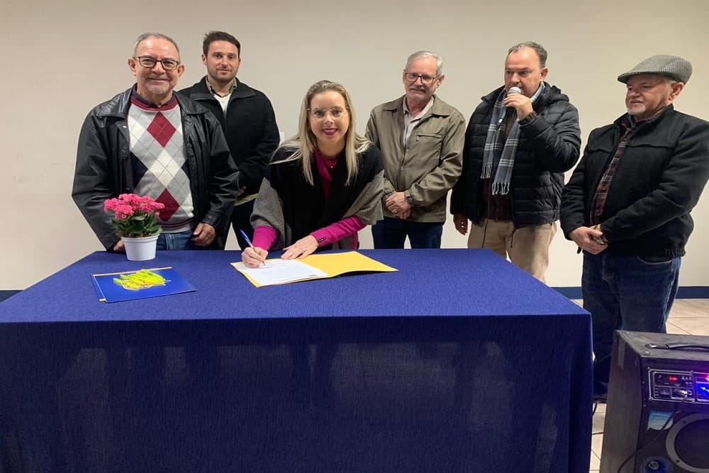 Assinada ordem de início para pavimentação asfáltica do Distrito Industrial