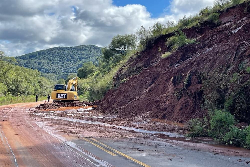Confira as rodovias estaduais que estão bloqueadas no Rio Grande do Sul