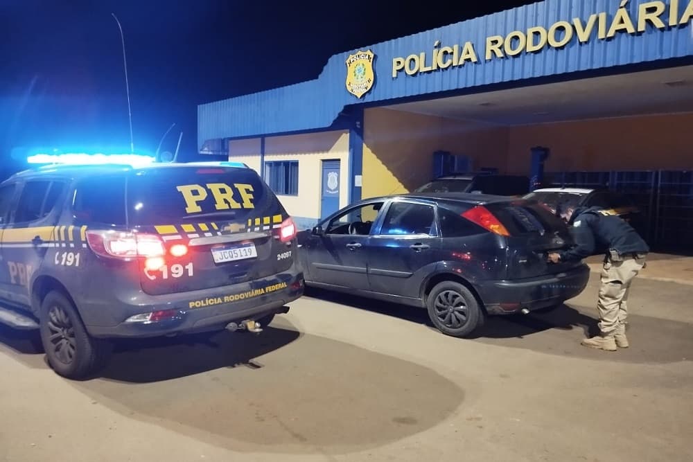PRF recupera em Sarandi carro furtado na região metropolitana