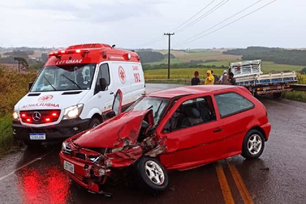 Duas pessoas ficam feriadas em acidente em Tenente Portela