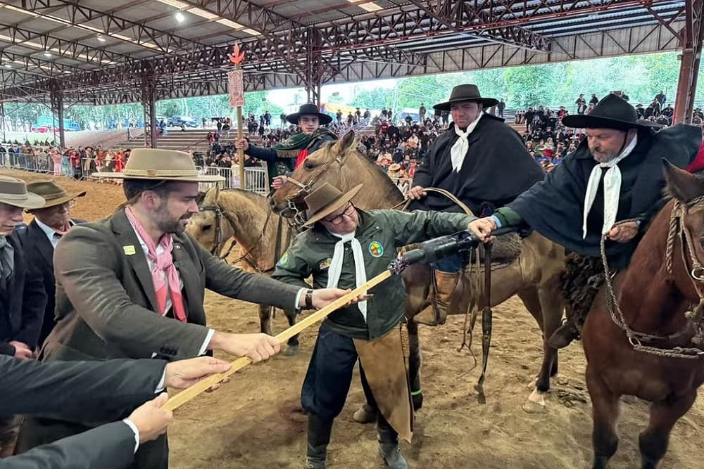 Cavalarianos começam neste domingo a percorrer o interior do estado com a Chama Crioula gerada nesta sexta-feira em Caxias do Sul