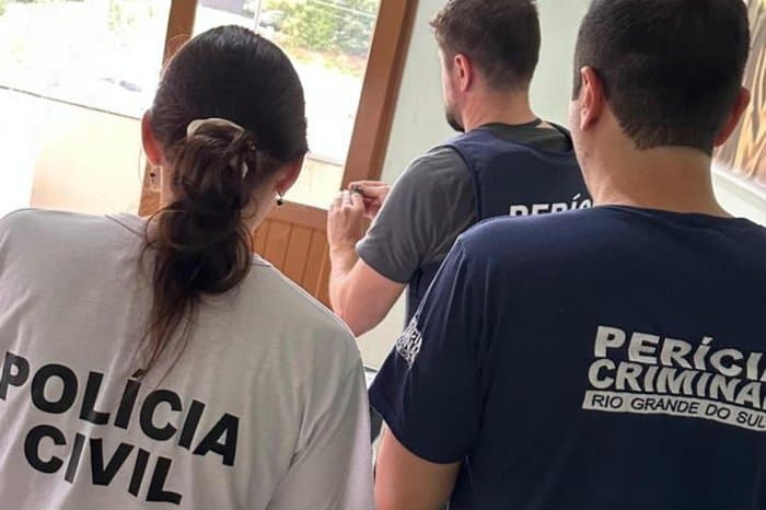 Padre é preso por suspeita de armazenar pornografia infantil em casa paroquial