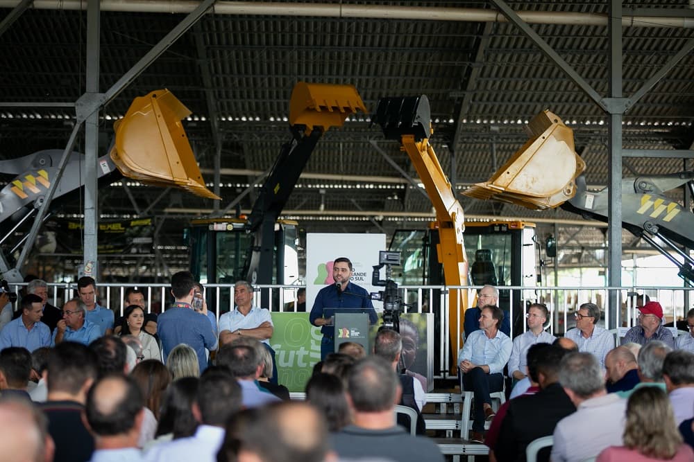Municípios da região Celeiro são contemplados com máquinas e equipamentos agrícolas