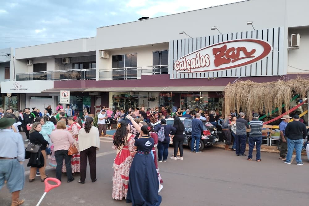 Rádio Querência inicia Gaitaços 2023 na Calçados Zan