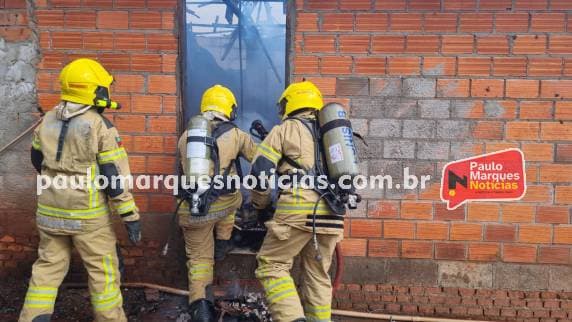 Homem morre em incêndio em residência no bairro Santa Maria, em Três de Maio
