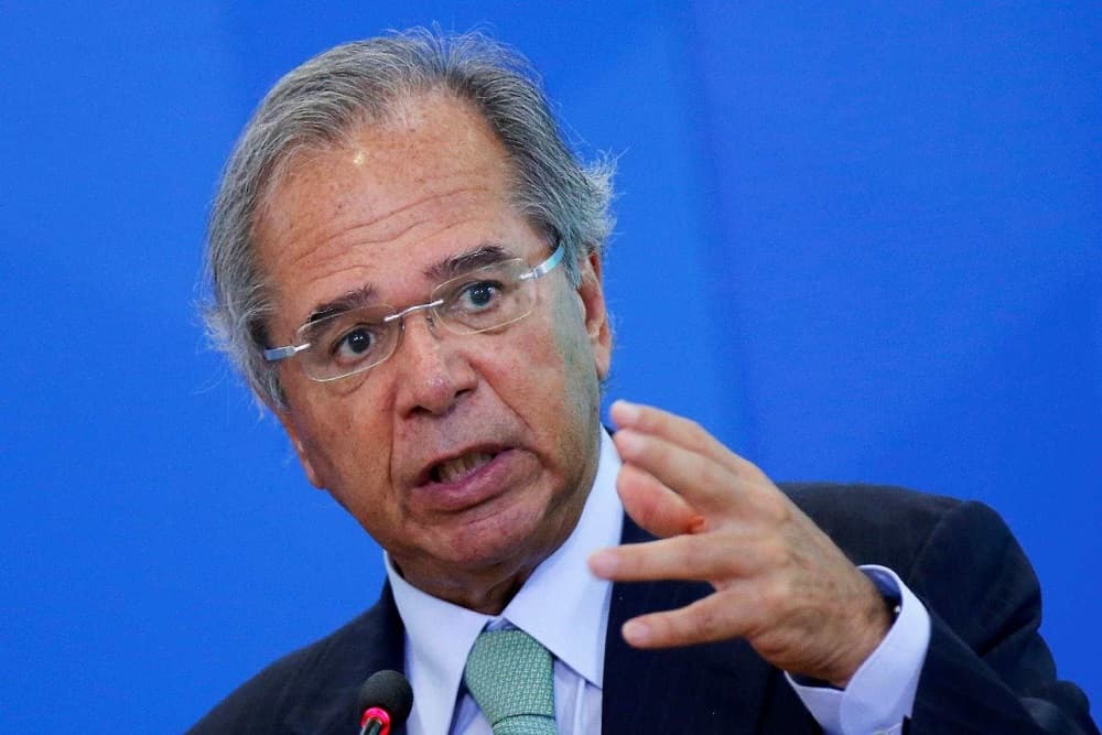 Ministro da Economia diz que governo renovará auxílio emergencial 'por dois ou três meses'