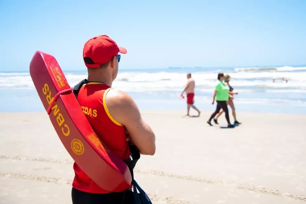 Bombeiros abrem processo seletivo para contratação de guarda-vidas civis temporários no RS