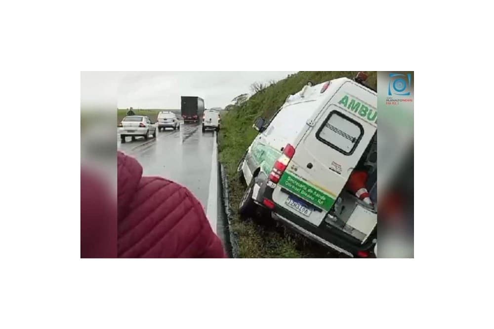 Ambulância de Coronel Bicaco que transportava paciente do Hospital Bom Pastor se envolve em acidente