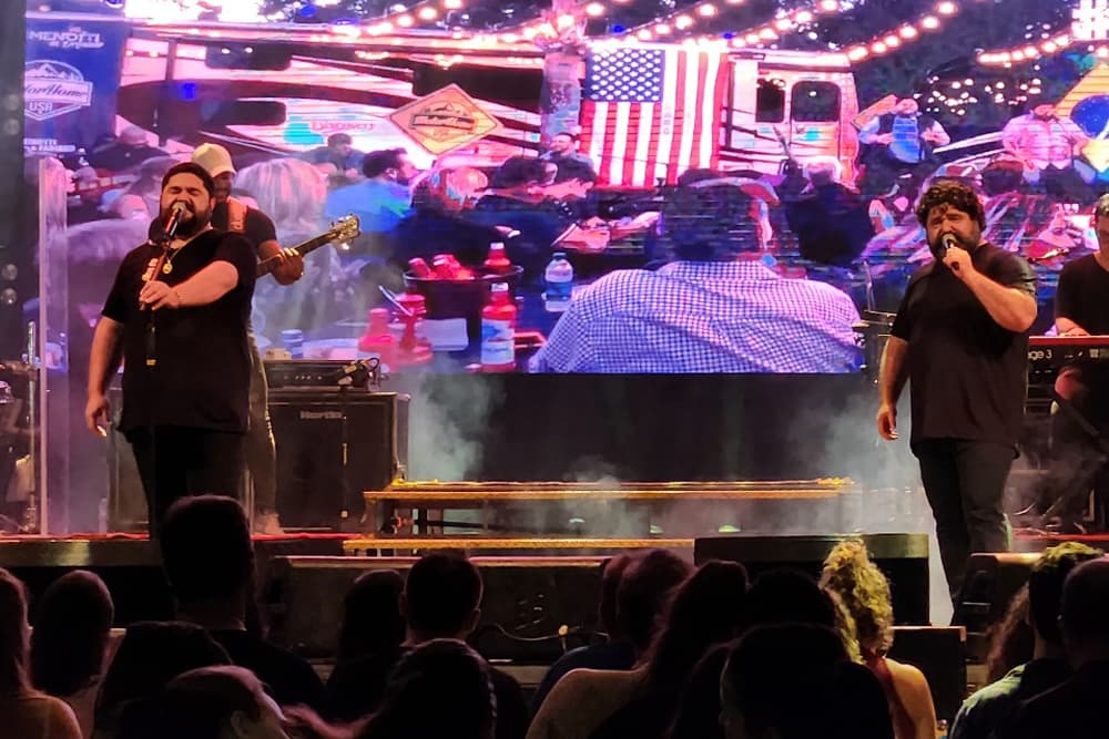 Show histórico de César Menotti e Fabiano marcou a 3ª Exponovo