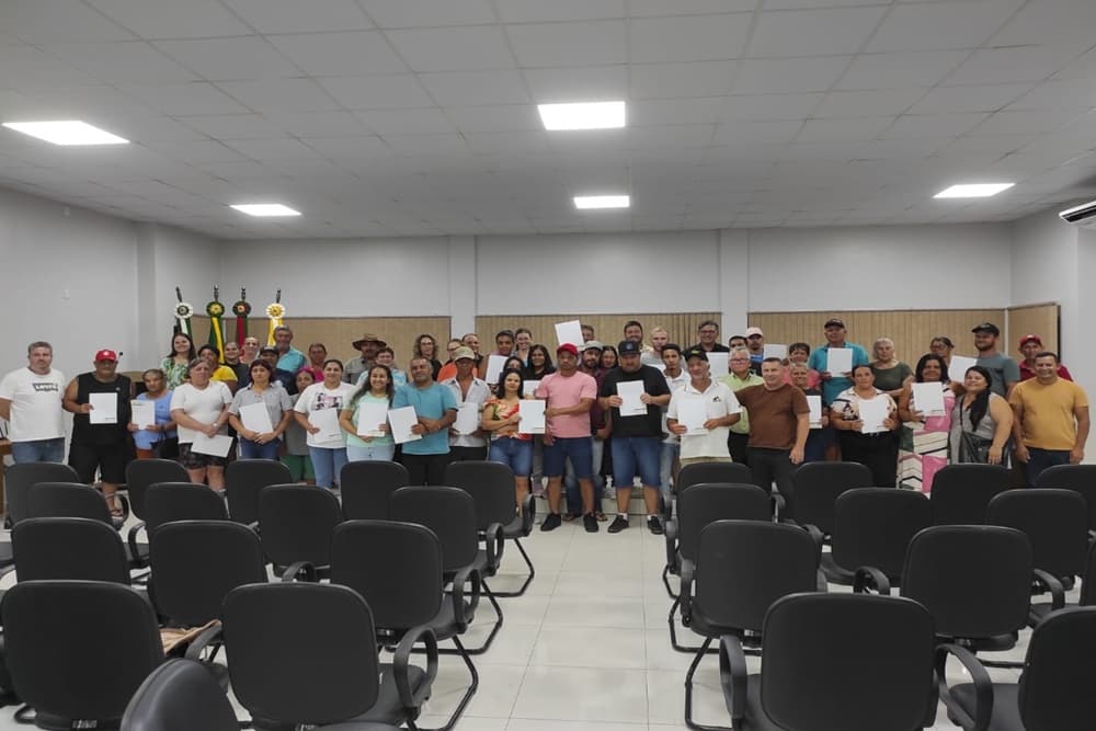 Moradores do Bairro Friski em São Martinho realizam o sonho da escritura própria