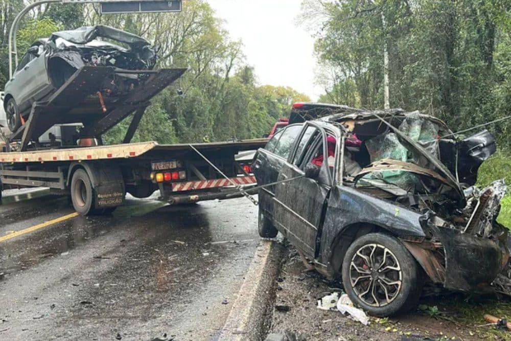 Colisão frontal causa morte de mãe e filho na BR-158 em Panambi