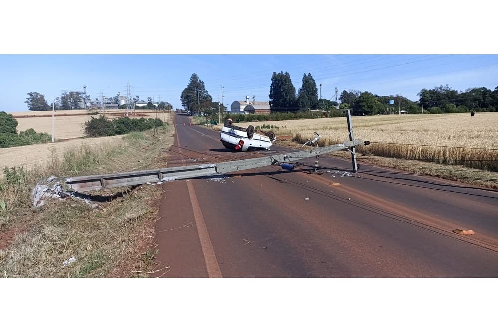 Acidente interrompe trânsito na Rua Inhacorá