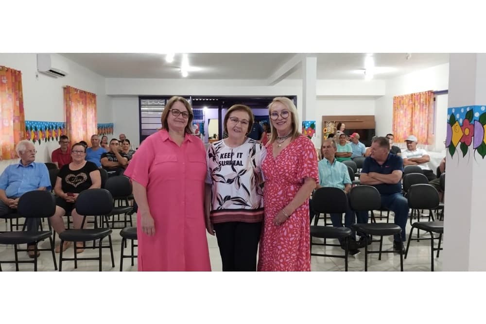 Araci Inês Machado é empossada nova presidente da APAE