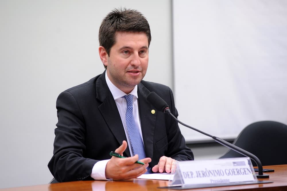 Câmara aprova MP que simplifica abertura e funcionamento de empresas