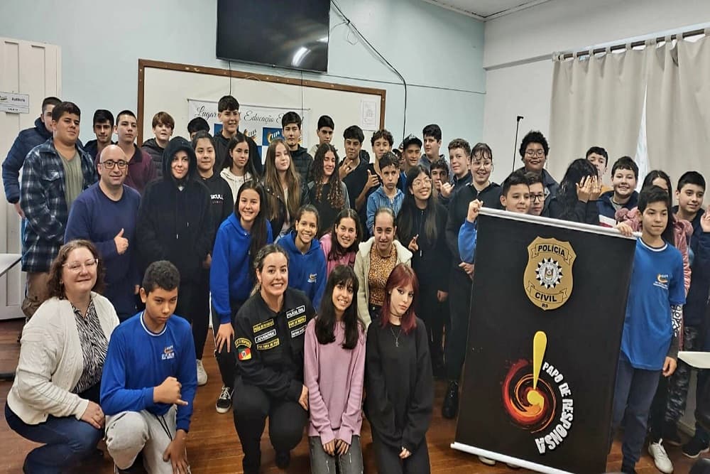 Polícia Civil realiza Papo de Responsa em escolas de Santo Augusto