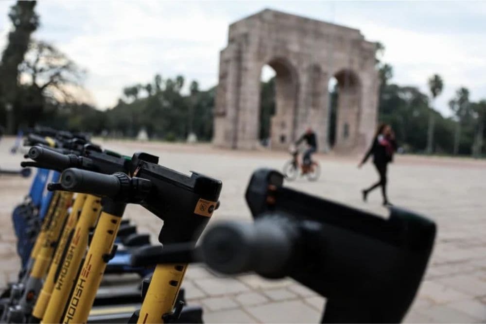 Novas regras para patinetes, skates motorizados e bicicletas elétricas já estão em vigor; saiba mais