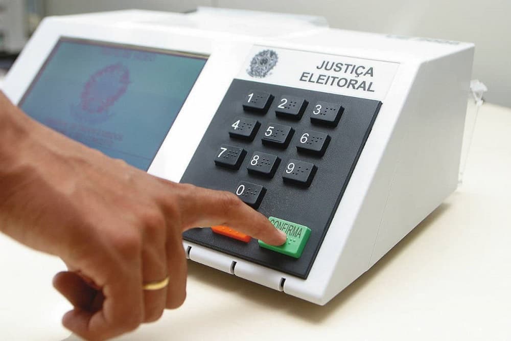 Votos nulos e em branco não anulam a eleição