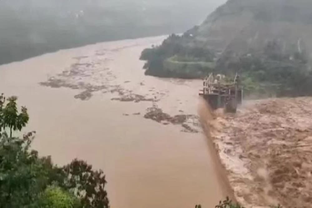 Barragem rompe na Serra gaúcha e nível da enchente pode subir até 4 metros rapidamente
