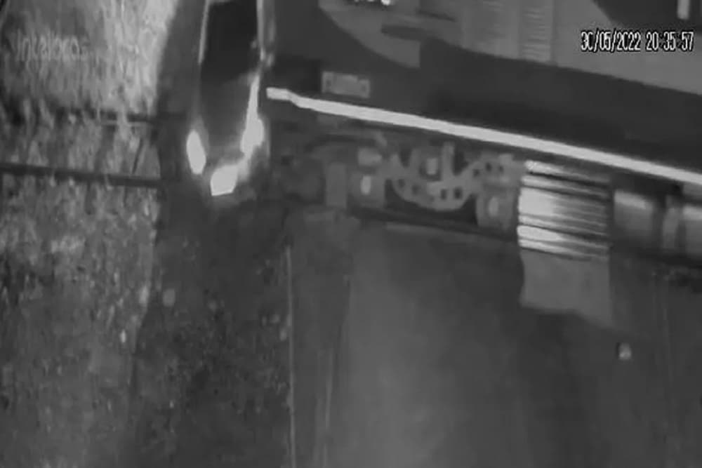 Carro é arrastado por trem em Cruz Alta