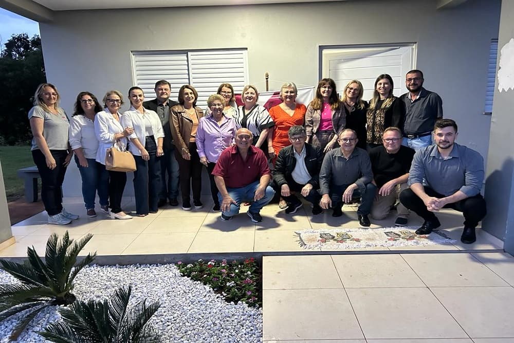 Empossada Nova Diretoria do Doce Lar