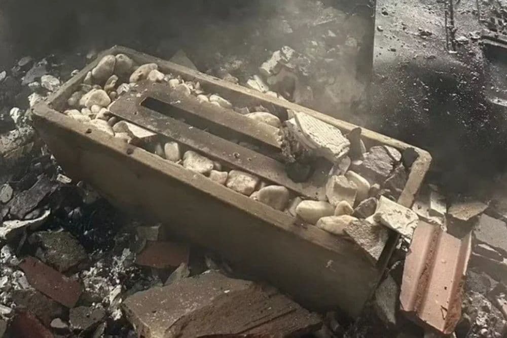 Explosão em lareira ecológica causa incêndio em residência em Taquara