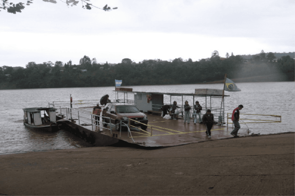 Travessia de balsa é retomada na localidade de Porto Soberbo