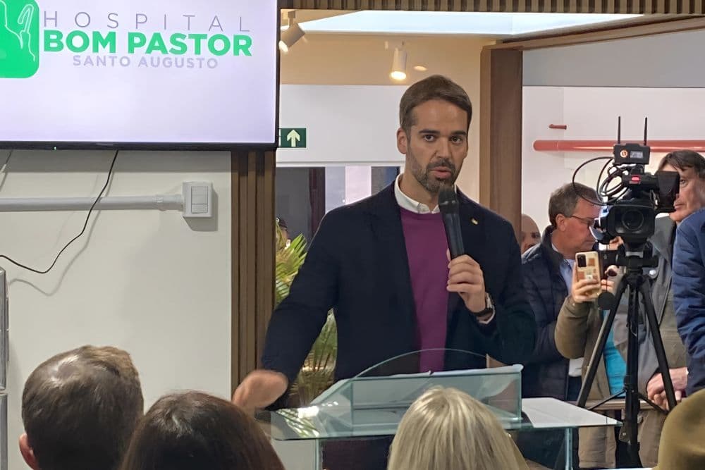 Governador anuncia mais de R$ 1 milhão em investimentos no Hospital Bom Pastor; setor de oftalmologia será criado