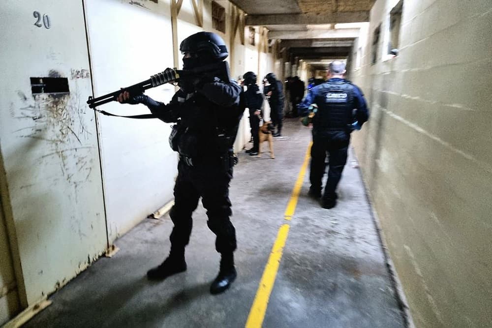 Operação Cadeado: GAECO/MPRS faz buscas na Penitenciária Modulada Estadual de Ijuí