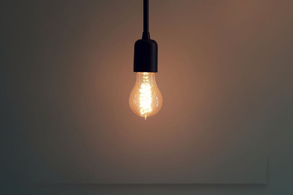 Conta de luz mais cara: Aneel anuncia bandeira tarifária vermelha em junho