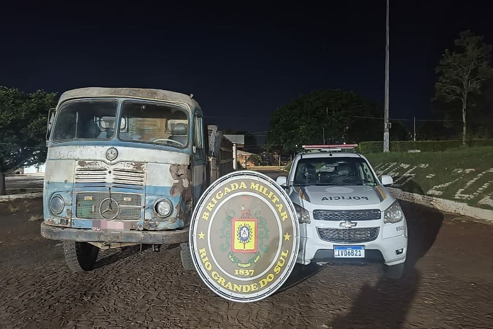 Fardos de fumo são apreendidos em porto clandestino