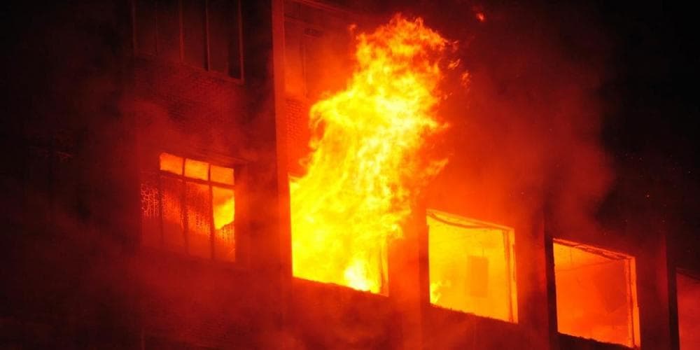 Incêndio destrói prédio da Secretaria da Segurança do RS