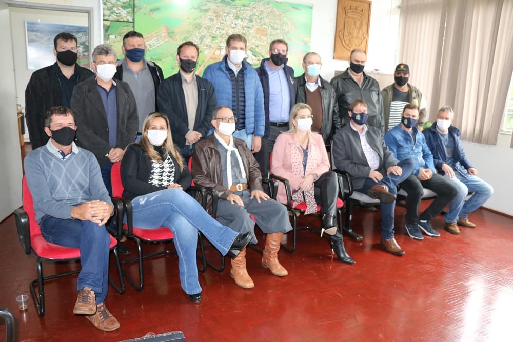 Municípios se reúnem para tratar de Projeto de Desenvolvimento Regional voltado à Suinocultura