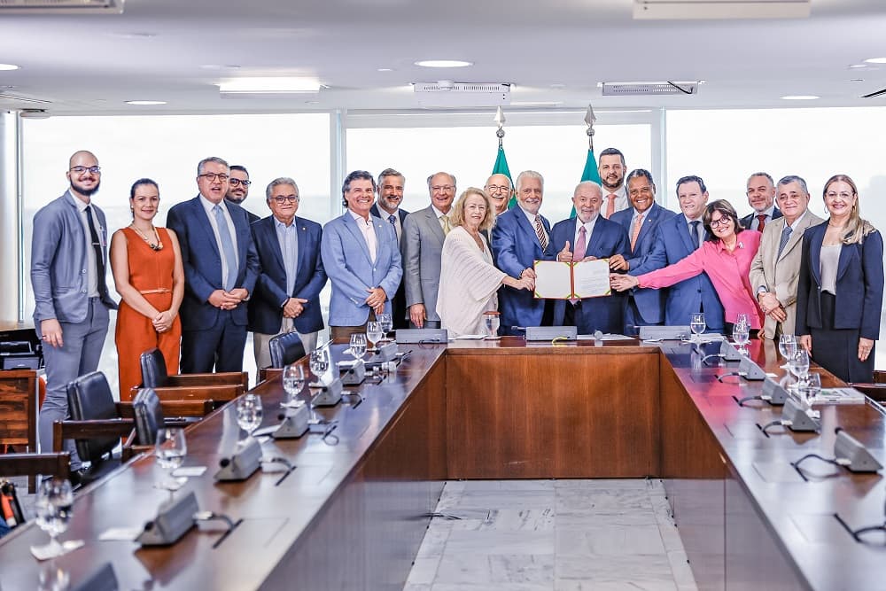 Lula sanciona lei que determina revisão anual da tabela do SUS