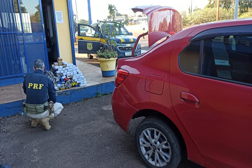 PRF prende homem e apreende adolescente com mais de 70 quilos de maconha em Sarandi