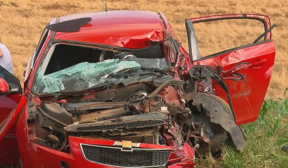 Homem, mulher e bebê morrem após acidente na BR-285