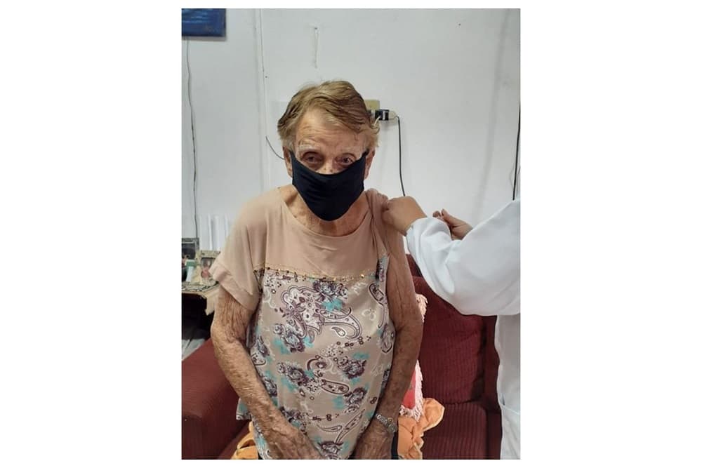 Idosa de 101 anos recebe a vacina contra a Covid-19 em Santo Augusto