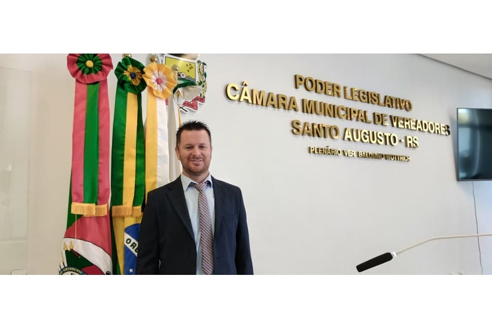 Ederson Fucilini é empossado presidente da Câmara de Vereadores